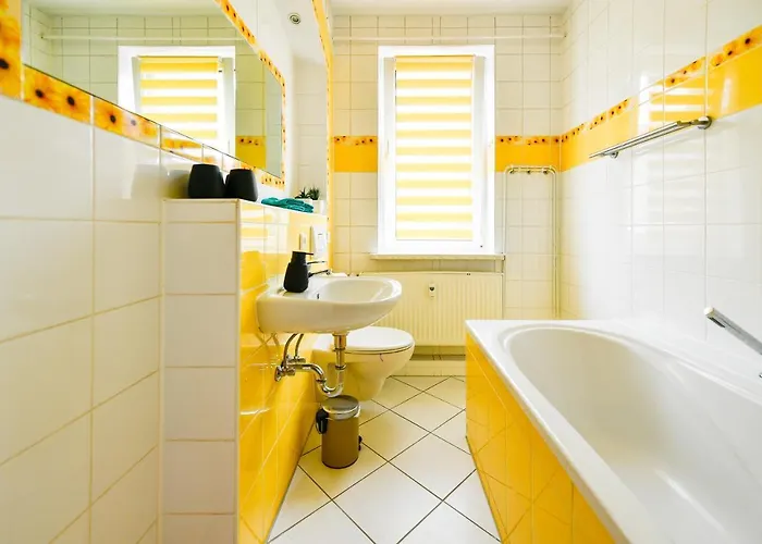 Modernes Altmarkt Mit Parkplatz 4 Gaeste 55qm Waschmaschine Wlan Netflix Terrasse *